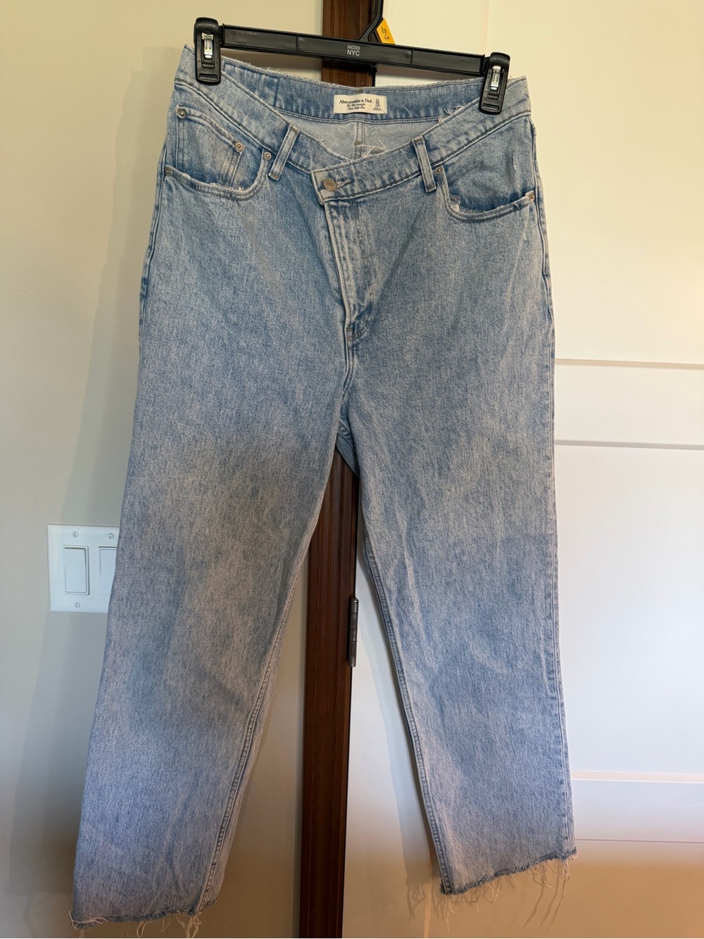 Abercrombie The ‘90s Straight Ultra High Rise